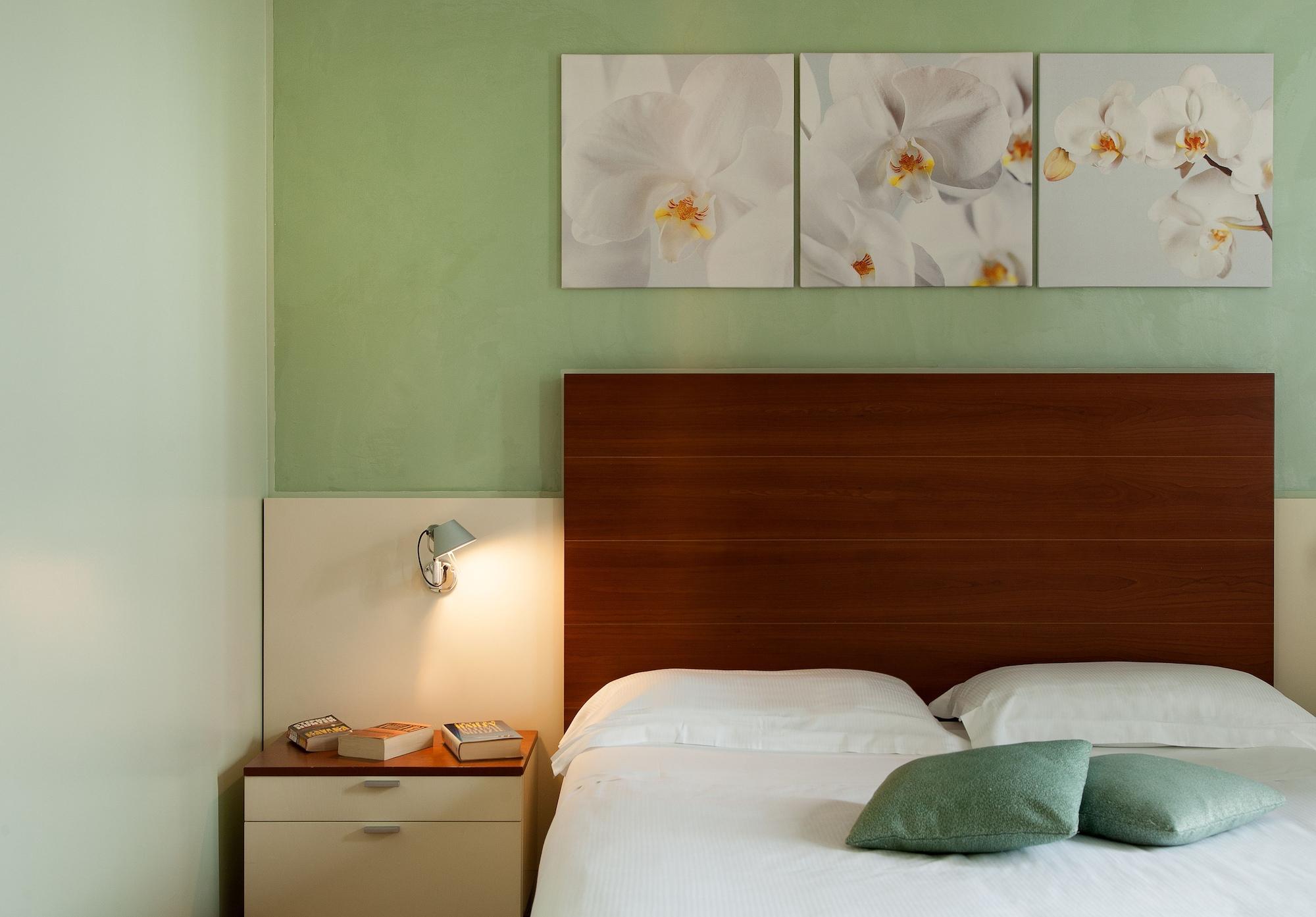 Best Western Hotel Leonardo Da Vinci Erba Extérieur photo