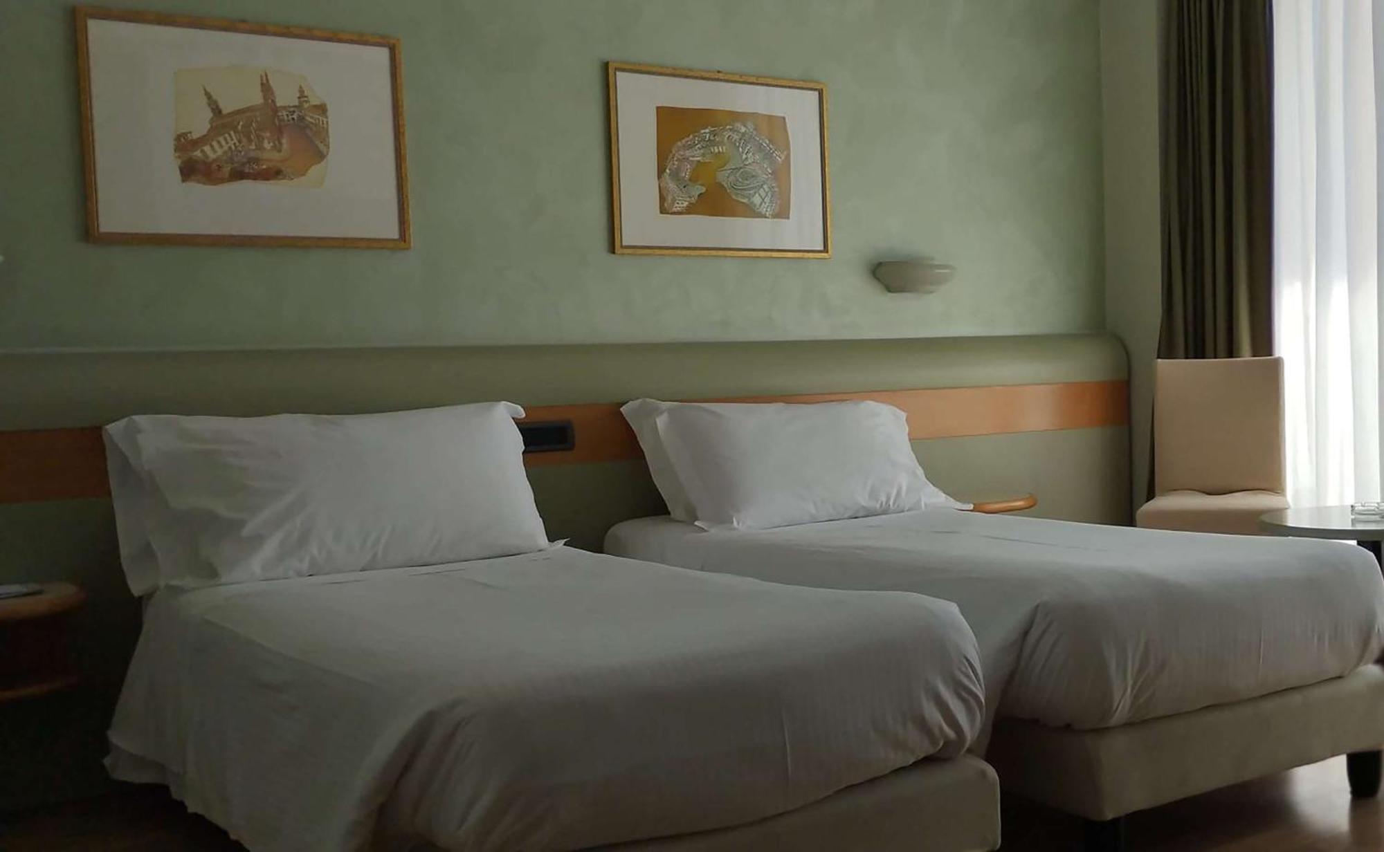 Best Western Hotel Leonardo Da Vinci Erba Extérieur photo
