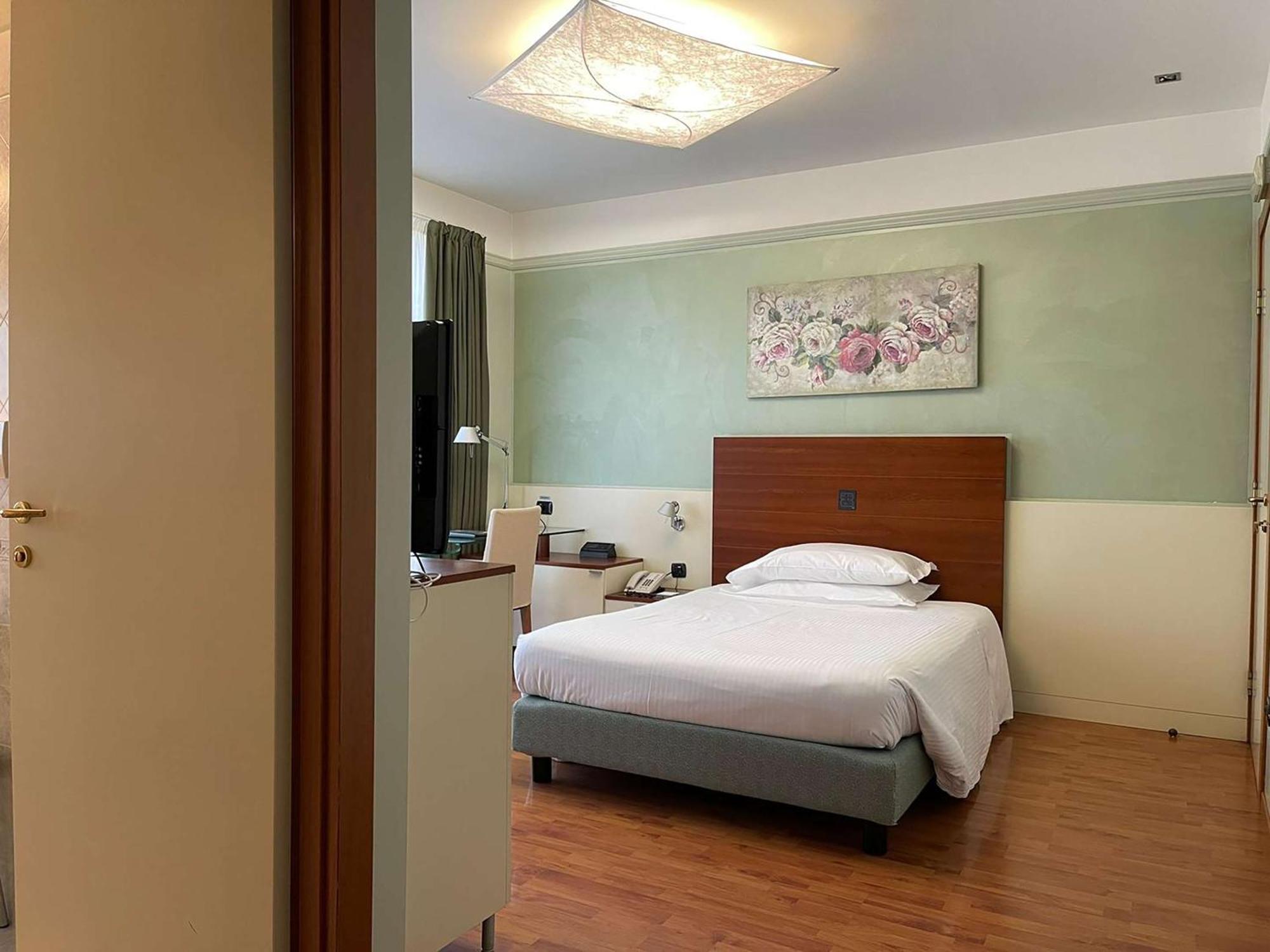 Best Western Hotel Leonardo Da Vinci Erba Extérieur photo