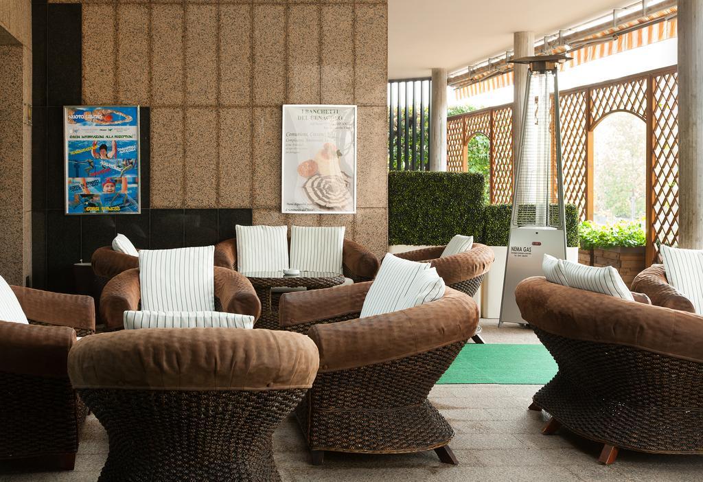 Best Western Hotel Leonardo Da Vinci Erba Extérieur photo