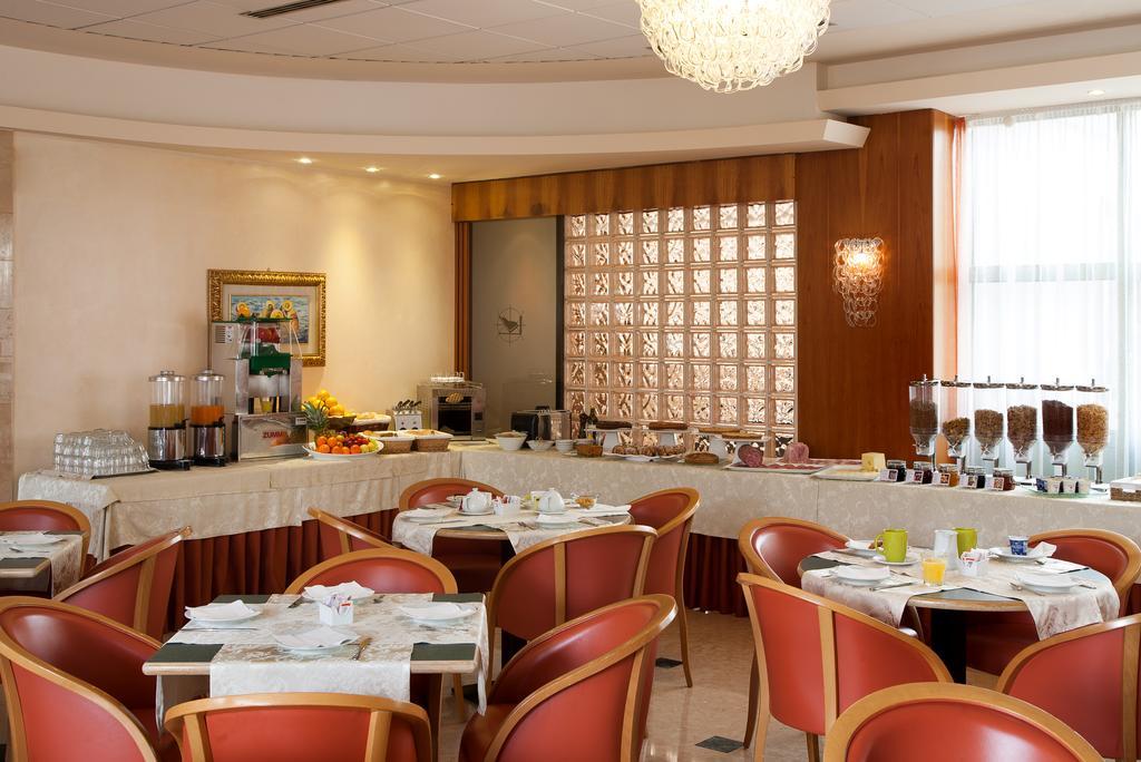Best Western Hotel Leonardo Da Vinci Erba Extérieur photo